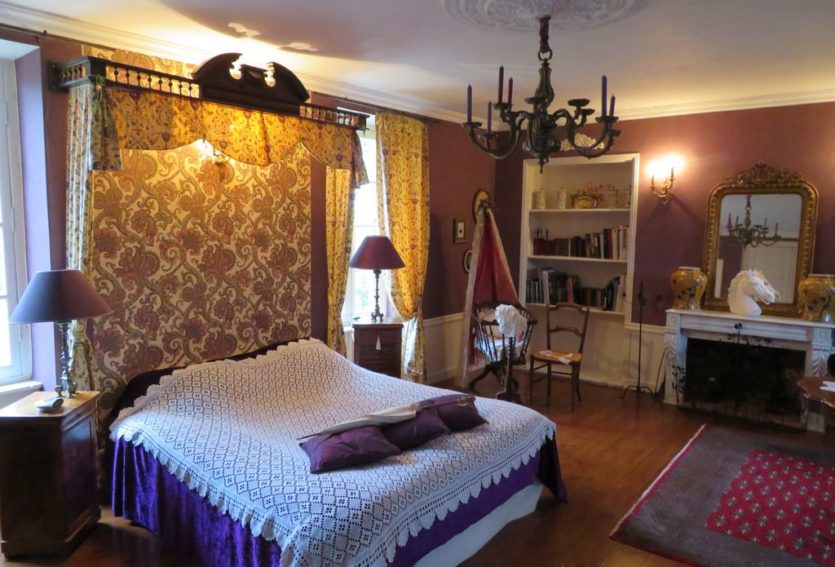 Château avec 4 gîtes dans un parc de 5 ha proche de Vichy.