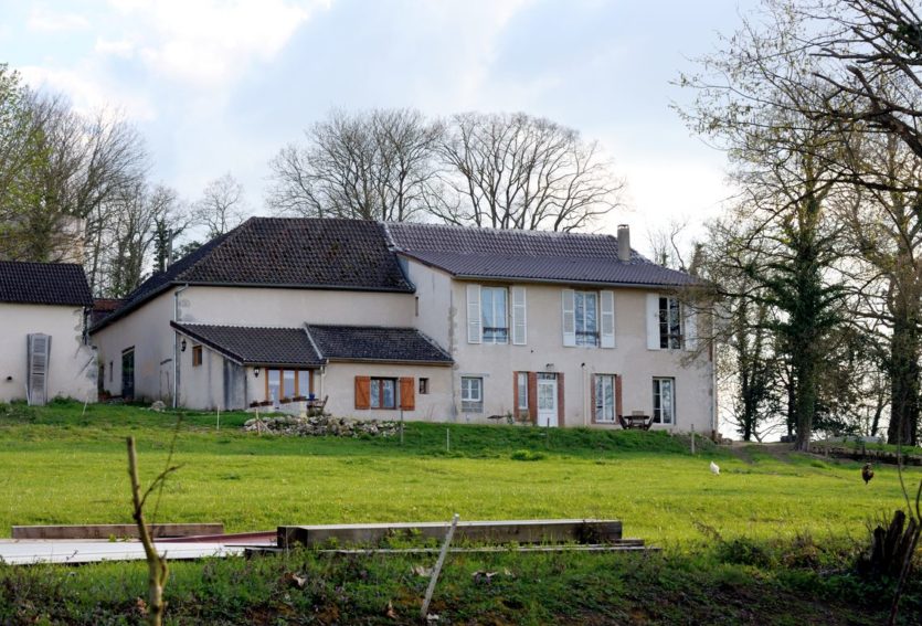 Château avec 4 gîtes dans un parc de 5 ha proche de Vichy.