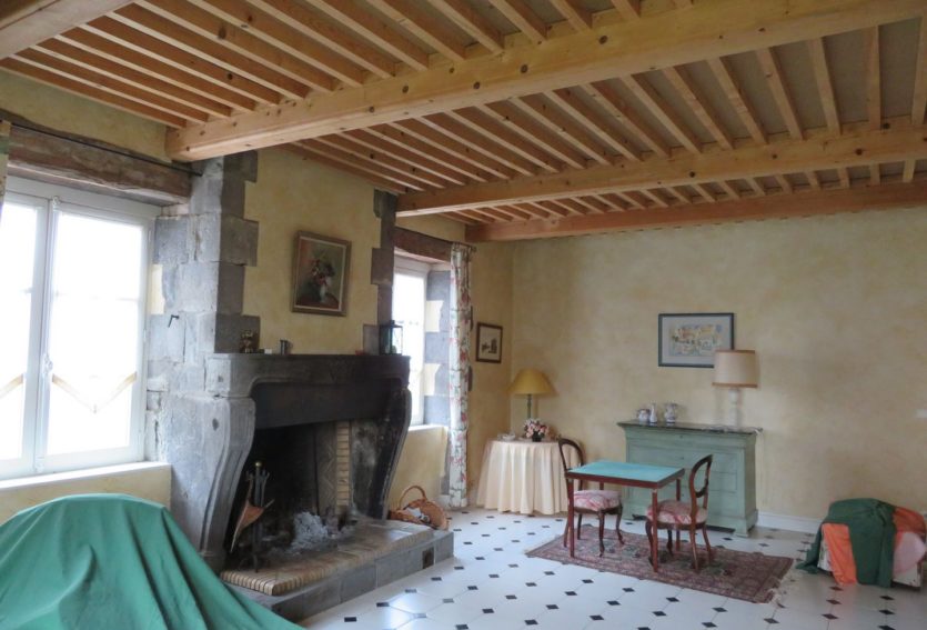 Maison de Maître des XVIIIe et XIXe siècles à 21 km de Clermont-Ferrand.
