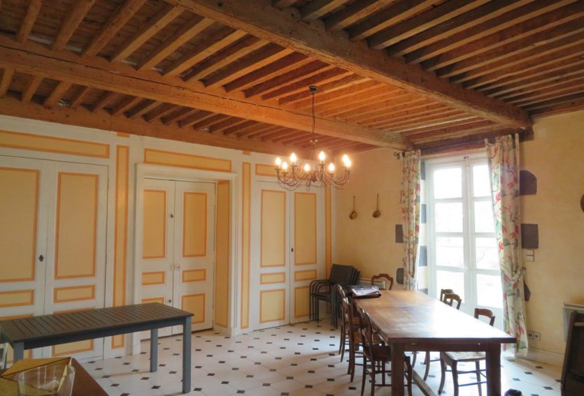 Maison de Maître des XVIIIe et XIXe siècles à 21 km de Clermont-Ferrand.