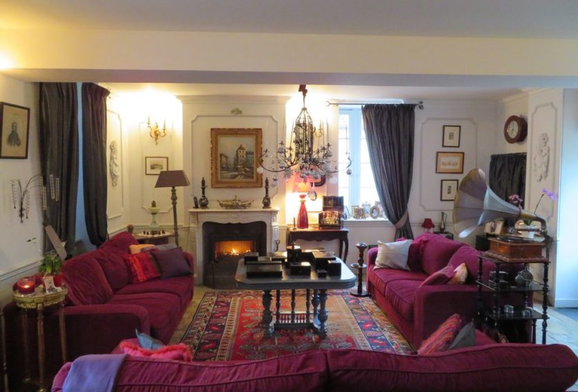 Château avec 4 gîtes dans un parc de 5 ha proche de Vichy.