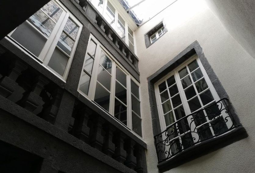 Hôtel particulier des XVIIe et XVIIIe siècles avec garage à Riom.