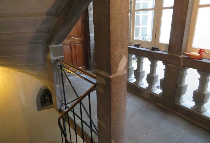 Hôtel particulier des XVIIe et XVIIIe siècles avec garage à Riom.