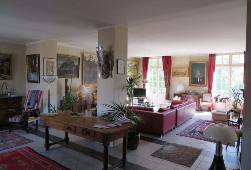 Prestigieux appartement avec balcon au cœur de Vichy.