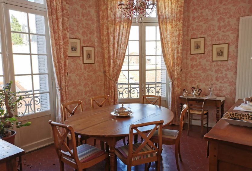 Prestigieux appartement avec balcon au cœur de Vichy.