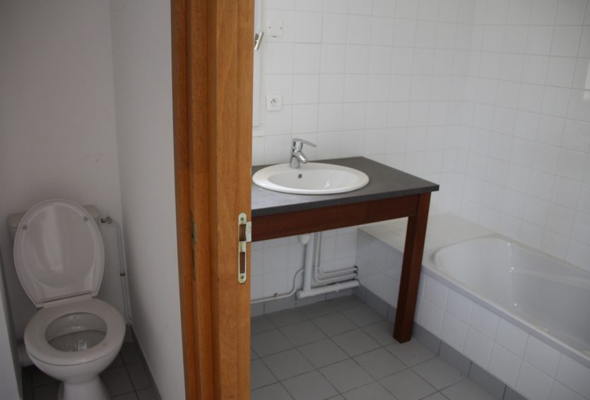 Château ISMH des XIIe et XIIIe siècles à 17 km de Clermont-Ferrand.