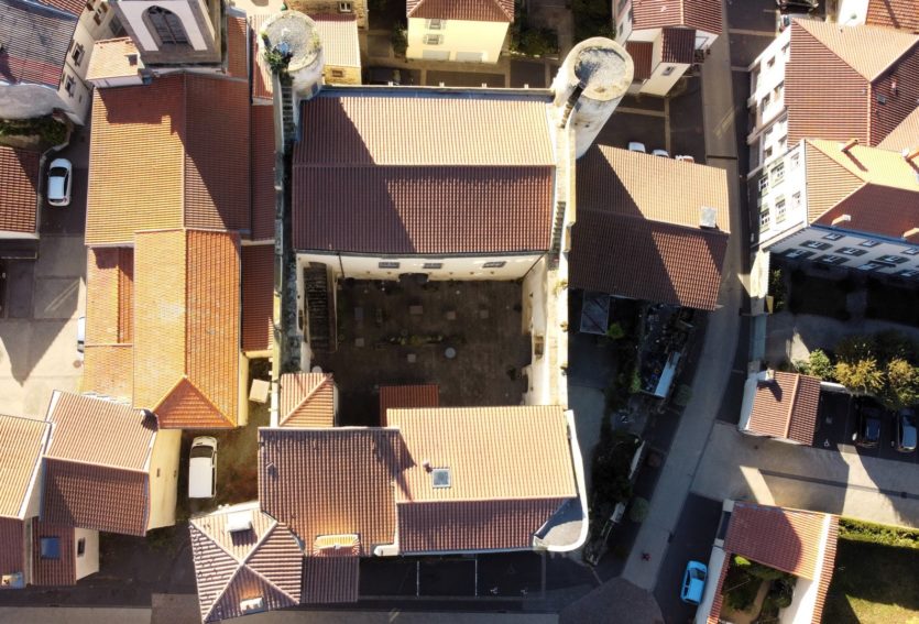 Château ISMH des XIIe et XIIIe siècles à 17 km de Clermont-Ferrand.