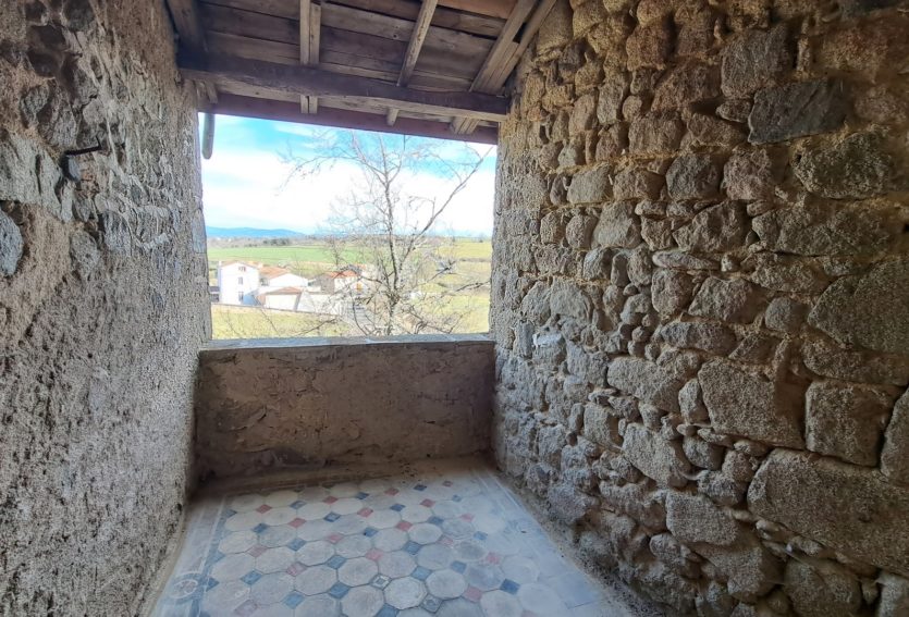 Château ISMH des XIIIe et XVe siècles à 20 kms de Thiers