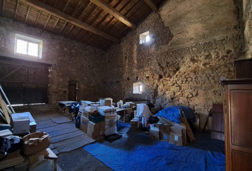 Château ISMH des XIIIe et XVe siècles à 20 kms de Thiers