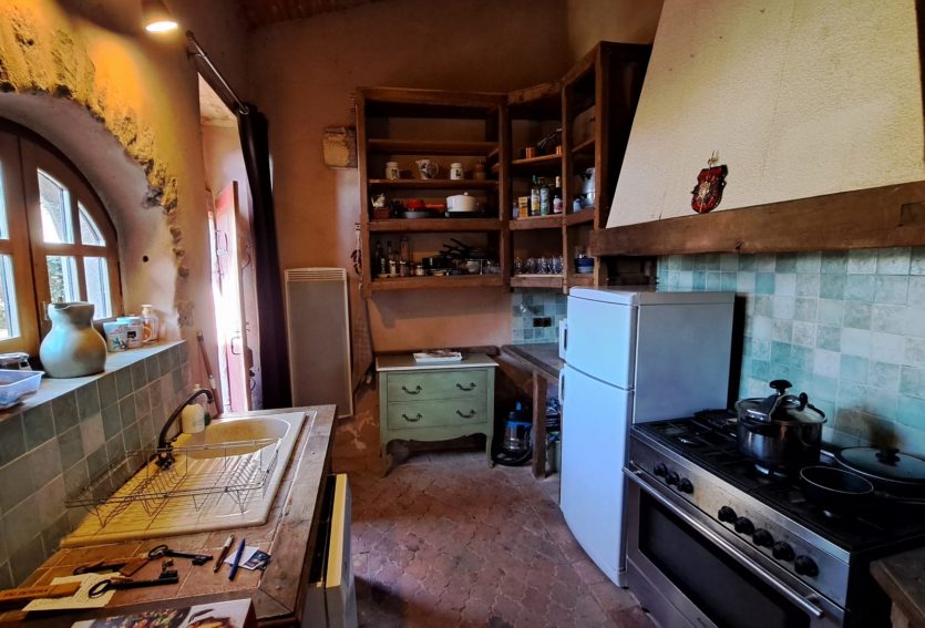 Château ISMH des XIIIe et XVe siècles à 20 kms de Thiers