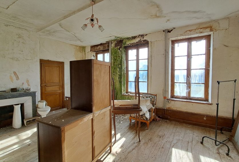 Château d’époque Napoléon III avec dépendances et parc de 8,43 ha.