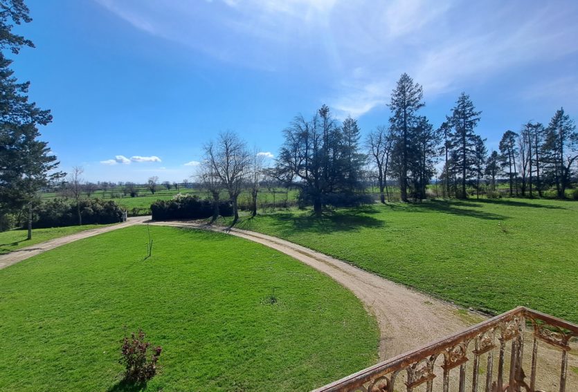 Maison de Maître XIXe avec dépendances et parc de 3,4 ha.