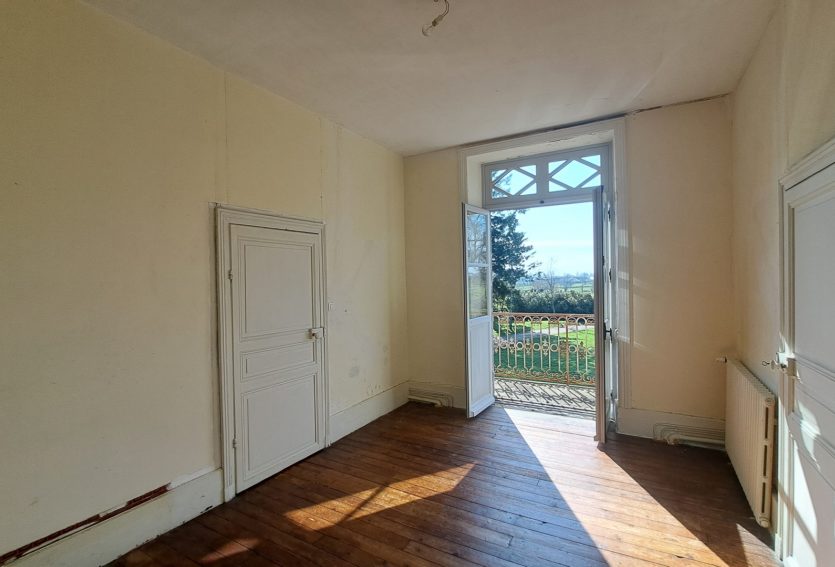 Maison de Maître XIXe avec dépendances et parc de 3,4 ha.
