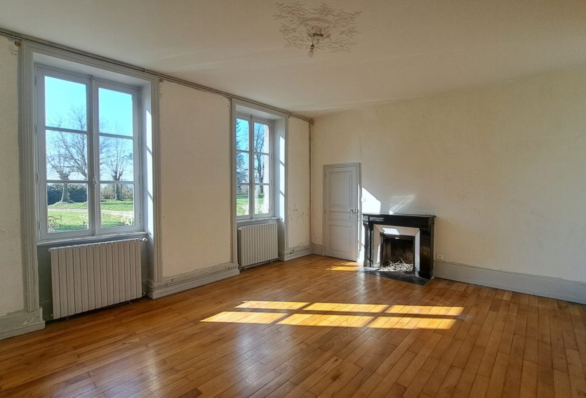 Maison de Maître XIXe avec dépendances et parc de 3,4 ha.