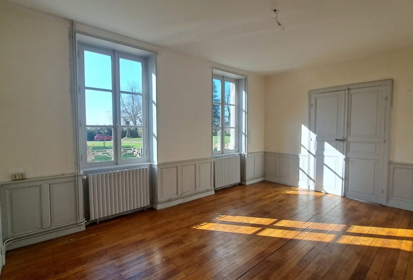 Maison de Maître XIXe avec dépendances et parc de 3,4 ha.