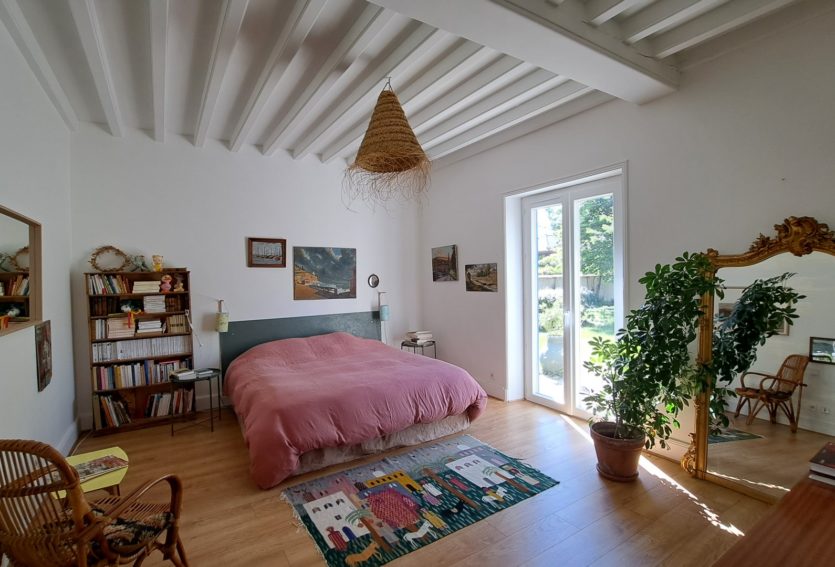 Maison de Maître avec jardin et nombreuses dépendances à Gannat