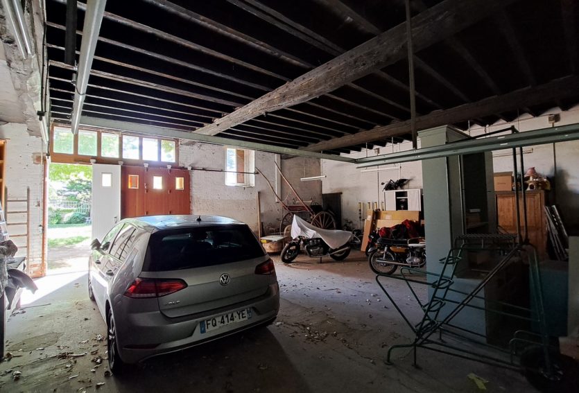 Maison de Maître avec jardin et nombreuses dépendances à Gannat