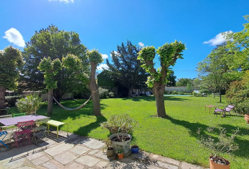 Maison de Maître avec jardin et nombreuses dépendances à Gannat