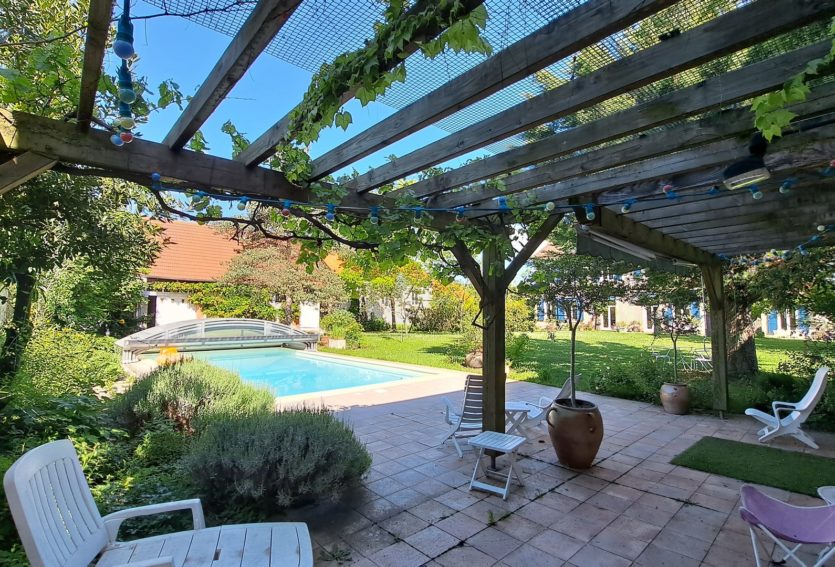 Maison de Maître avec jardin et nombreuses dépendances à Gannat