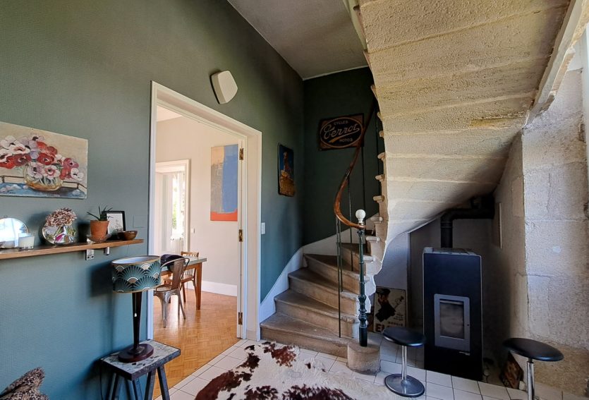 Maison de Maître avec jardin et nombreuses dépendances à Gannat