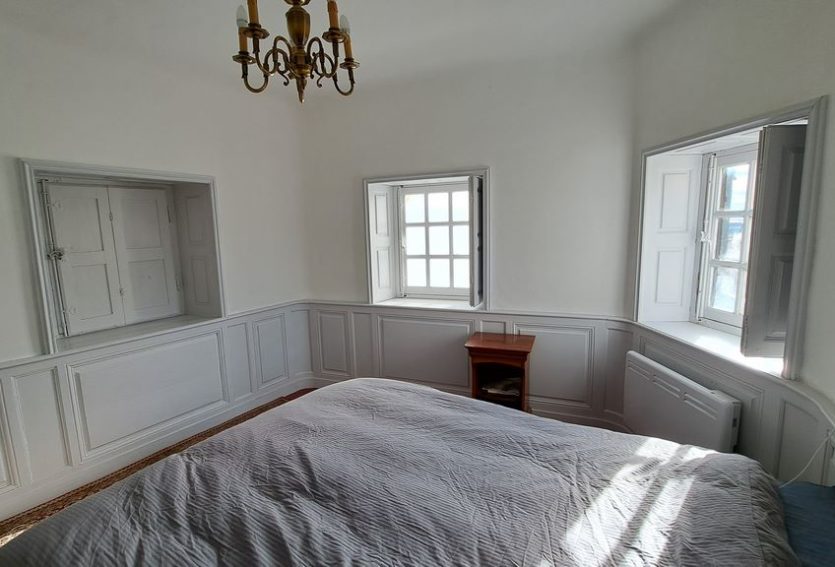 Appartement XVIIIe aux décors exceptionnels classés M.H. à Riom.