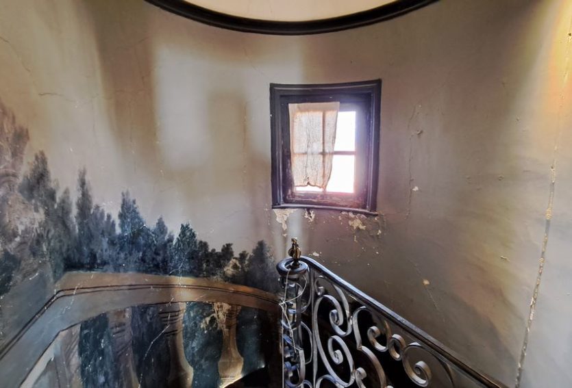 Appartement XVIIIe aux décors exceptionnels classés M.H. à Riom.