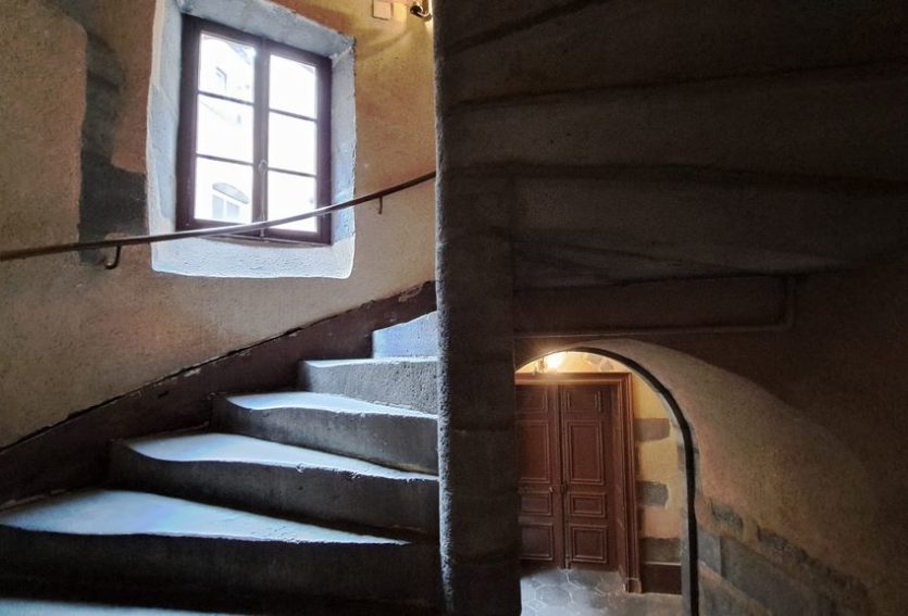 Appartement XVIIIe aux décors exceptionnels classés M.H. à Riom.