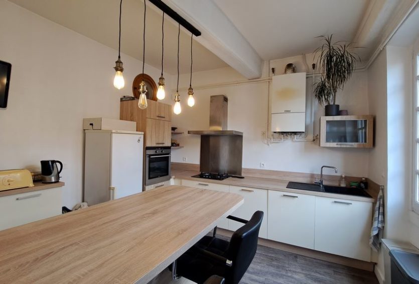 Appartement XVIIIe aux décors exceptionnels classés M.H. à Riom.