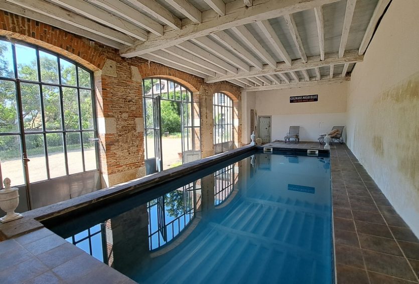 Manoir des XVIIe et XVIIIe siècles avec gîte et parc à 8 km de Vichy