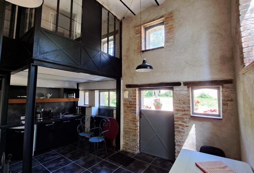 Manoir des XVIIe et XVIIIe siècles avec gîte et parc à 8 km de Vichy