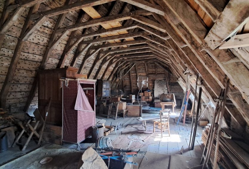 Château ISMH du XVIe siècle dans le Cantal