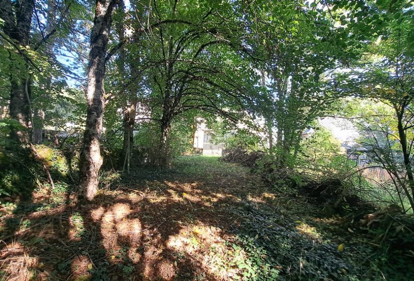 Château ISMH du XVIe siècle dans le Cantal