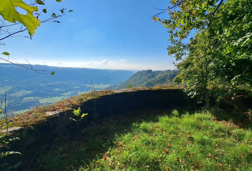 Château ISMH du XVIe siècle dans le Cantal