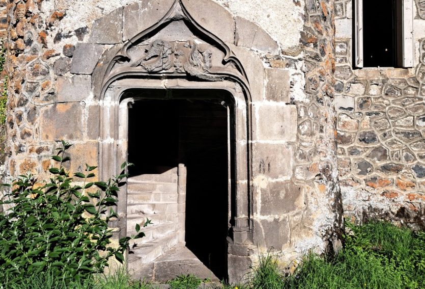 Château ISMH du XVIe siècle dans le Cantal