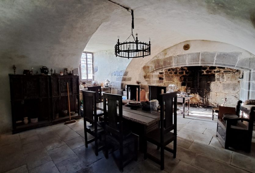 Château ISMH du XVIe siècle dans le Cantal