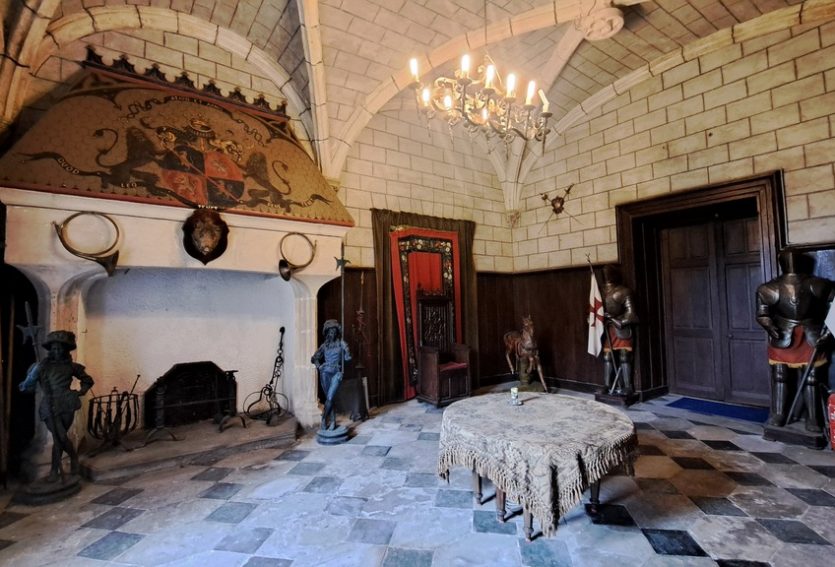 Exceptionnel château ISMH avec dépendances et parc de 5,53 ha.