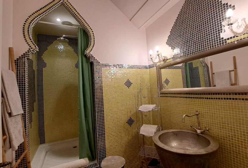 Château avec deux gîtes et salle de réception.