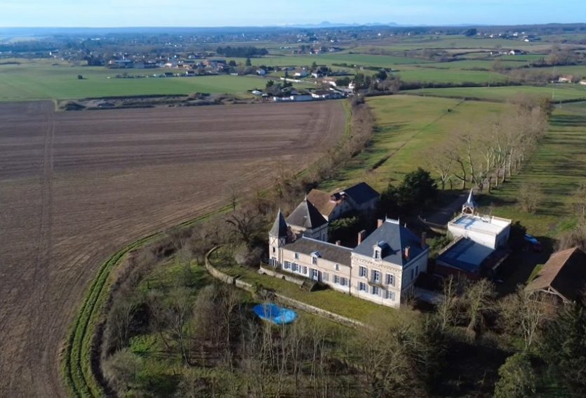 Château des XVIe et XIXe siècles à vocation touristique.