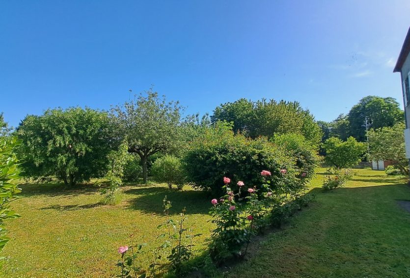 Demeure du XVIIe siècle avec dépendances et parc.
