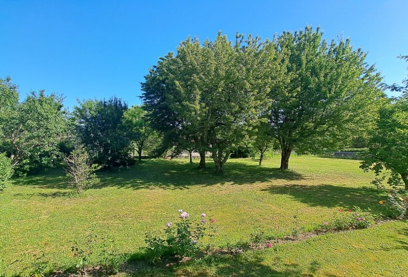Demeure du XVIIe siècle avec dépendances et parc.