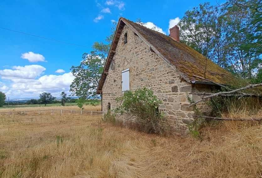 Relais de chasse XIXe avec 20 ha.