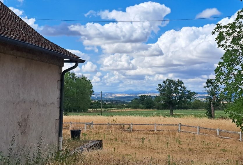 Relais de chasse XIXe avec 20 ha.