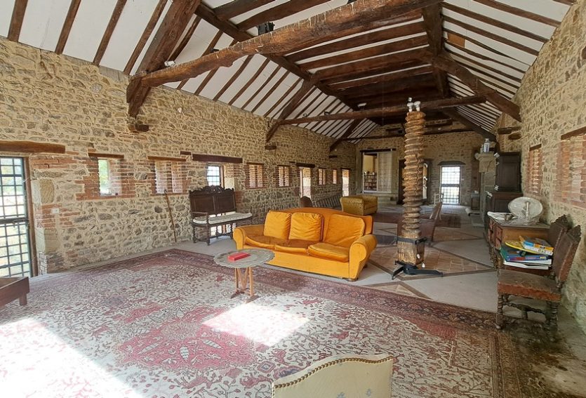 Relais de chasse XIXe avec 20 ha.
