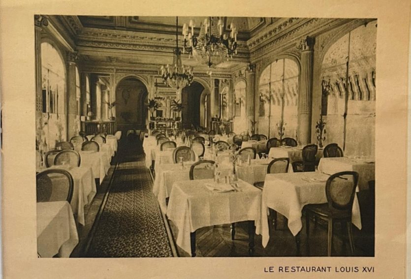 Salons de l’ancien hôtel des Ambassadeurs à Vichy.